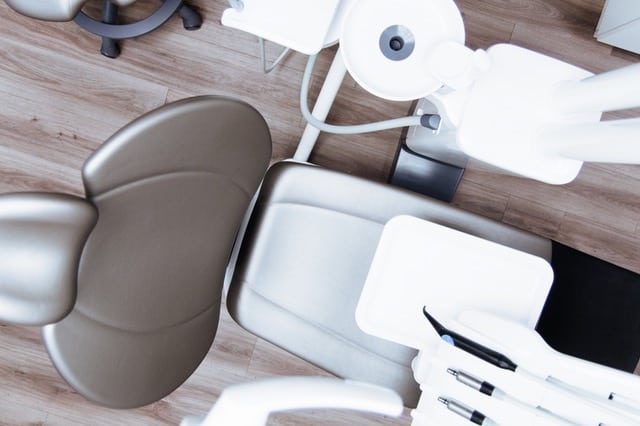 louisiana dentist offers free dental implants consultations, dental implants new orleans